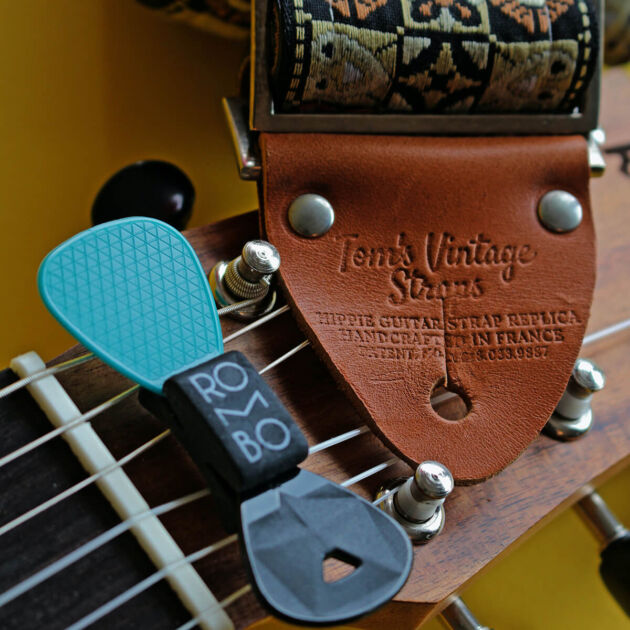 Retro Folk Strap